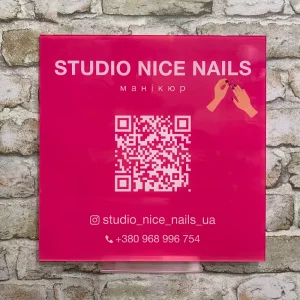 Крутая акриловая табличка для студии красоты Nails